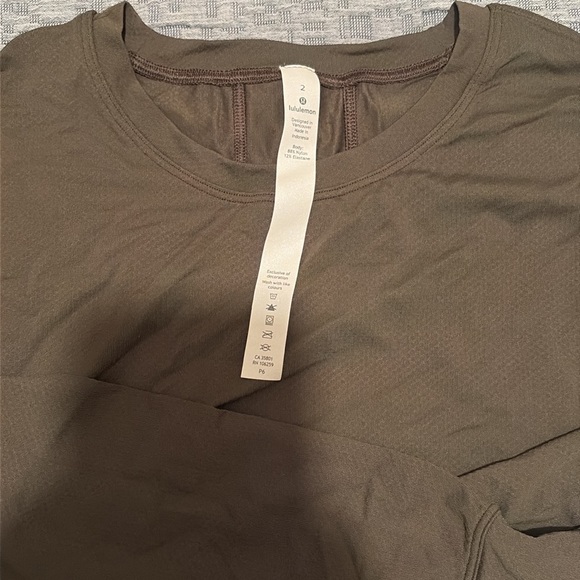 Lululemon Muscle Long Sleeve Shirt Size 2 - Picture 3 of 4